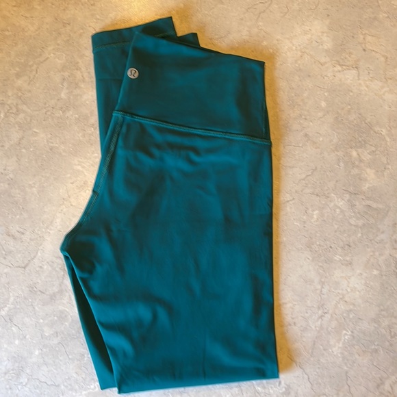 LuLuemon Leggings Size 8 - Picture 4 of 5